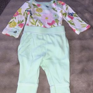 Two-piece newborn baby girl  outfit